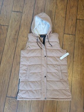 Nuage Hooded Sleeveless Puffer Vest in Taupe